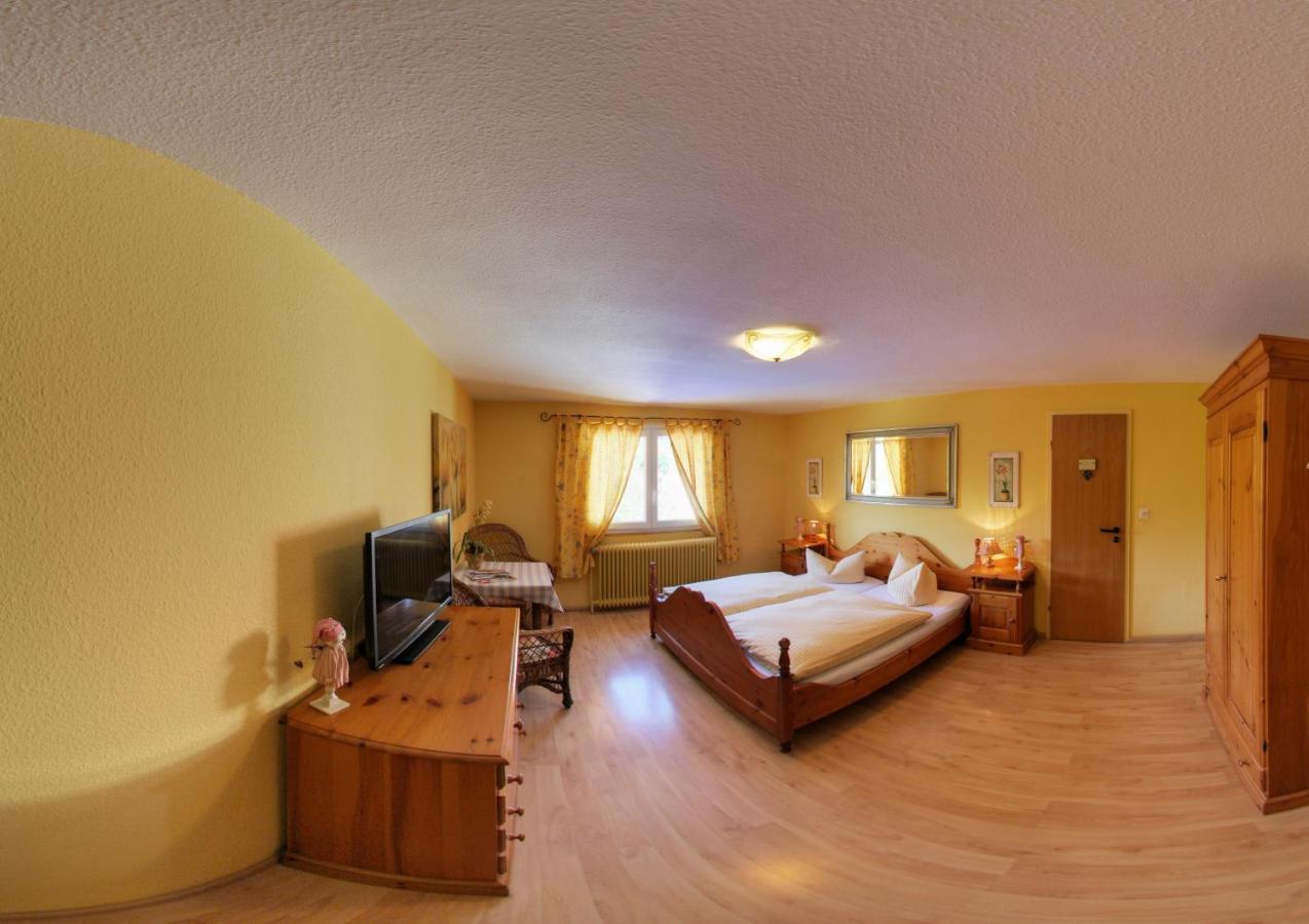 באדן-באדן Hotel Merkurwald - Restaurant Wolpertinger מראה חיצוני תמונה