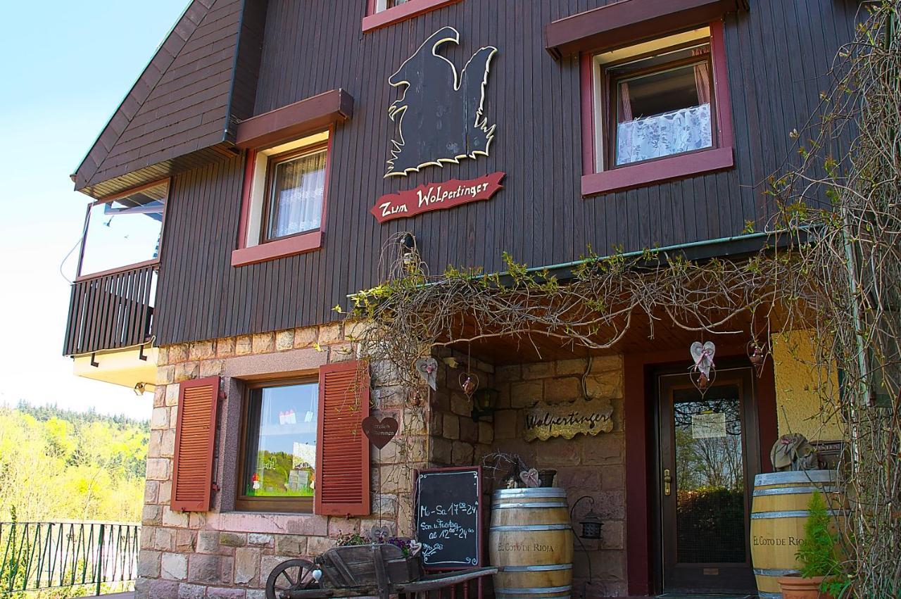באדן-באדן Hotel Merkurwald - Restaurant Wolpertinger מראה חיצוני תמונה