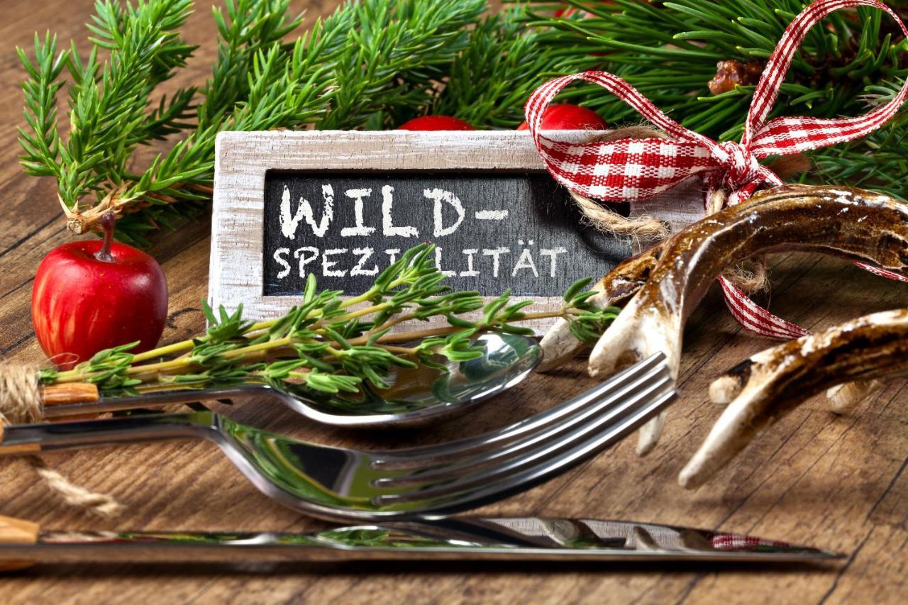 באדן-באדן Hotel Merkurwald - Restaurant Wolpertinger מראה חיצוני תמונה