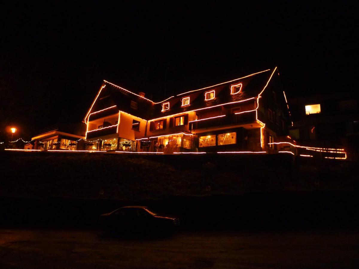 באדן-באדן Hotel Merkurwald - Restaurant Wolpertinger מראה חיצוני תמונה